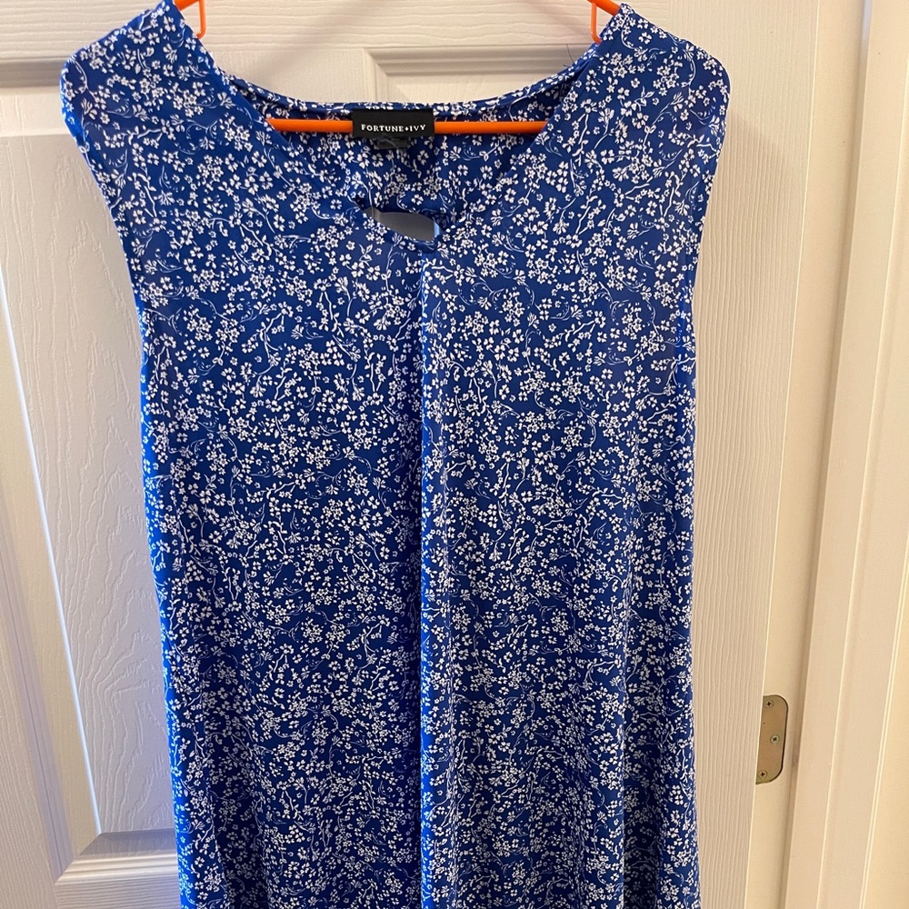Fortune & Ivy Floral Print Dress- purchased thru stitch fix. Very comfortable!